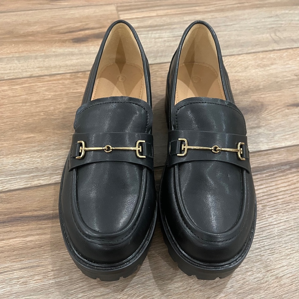 Chic Black Leather Loafers for Women